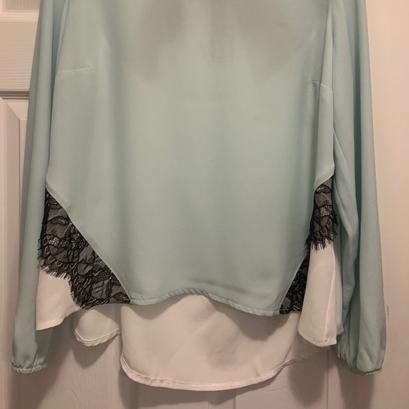 🍃Luxe NWT Colourblock Cutout Lace Blouse - Picture 5 of 7